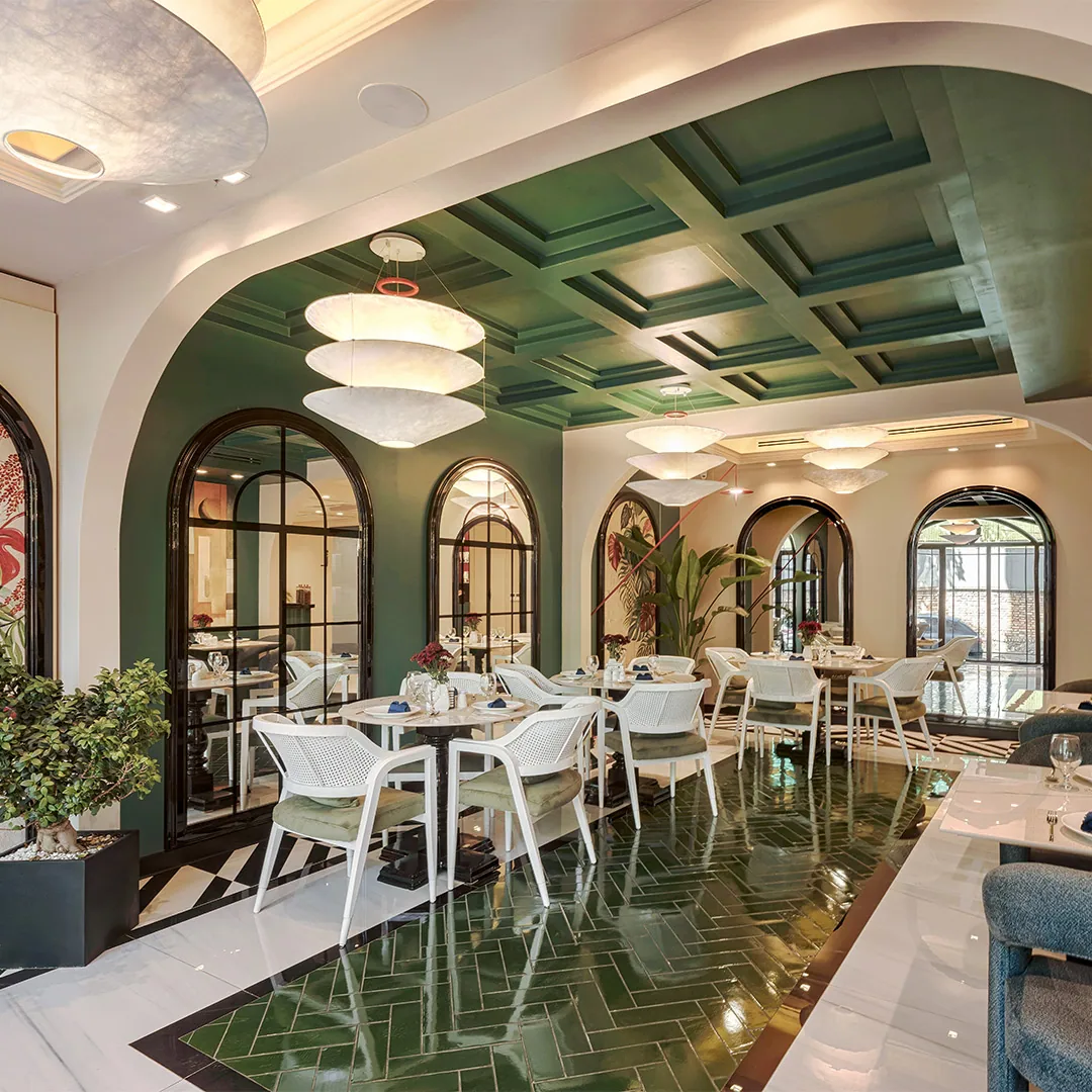 Design and execution of Shandiz Faraji restaurant, a FARHO architecture project in Pole Roomi, Tehran.